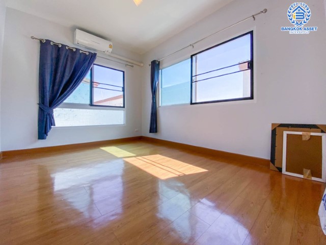 *****ทาวน์เฮ้าส์มือสองย่านนนทบุรี ม.เดอะริชวิลล์ ราชพฤกษ์-รัตนาธิเบศร์ หลังมุม! เนื้อที่กว้างขวางถึง 25.8 ตร.ว. ฟังก์ชัน 3 ห้องนอน 2 ห้องน้ำ 2 ที่จอดรถ บ้านใหม่ สภาพดี บนทำเลศักยภาพ เชื่อมต่อถ.ราชพฤกษ์, ถ.รัตนาธิเบศร์, ถ.กาญจนาภิเษก ใกล้รถไฟฟ้าสายสีม่วง "สถานีบางรักน้อยท่าอิฐ"